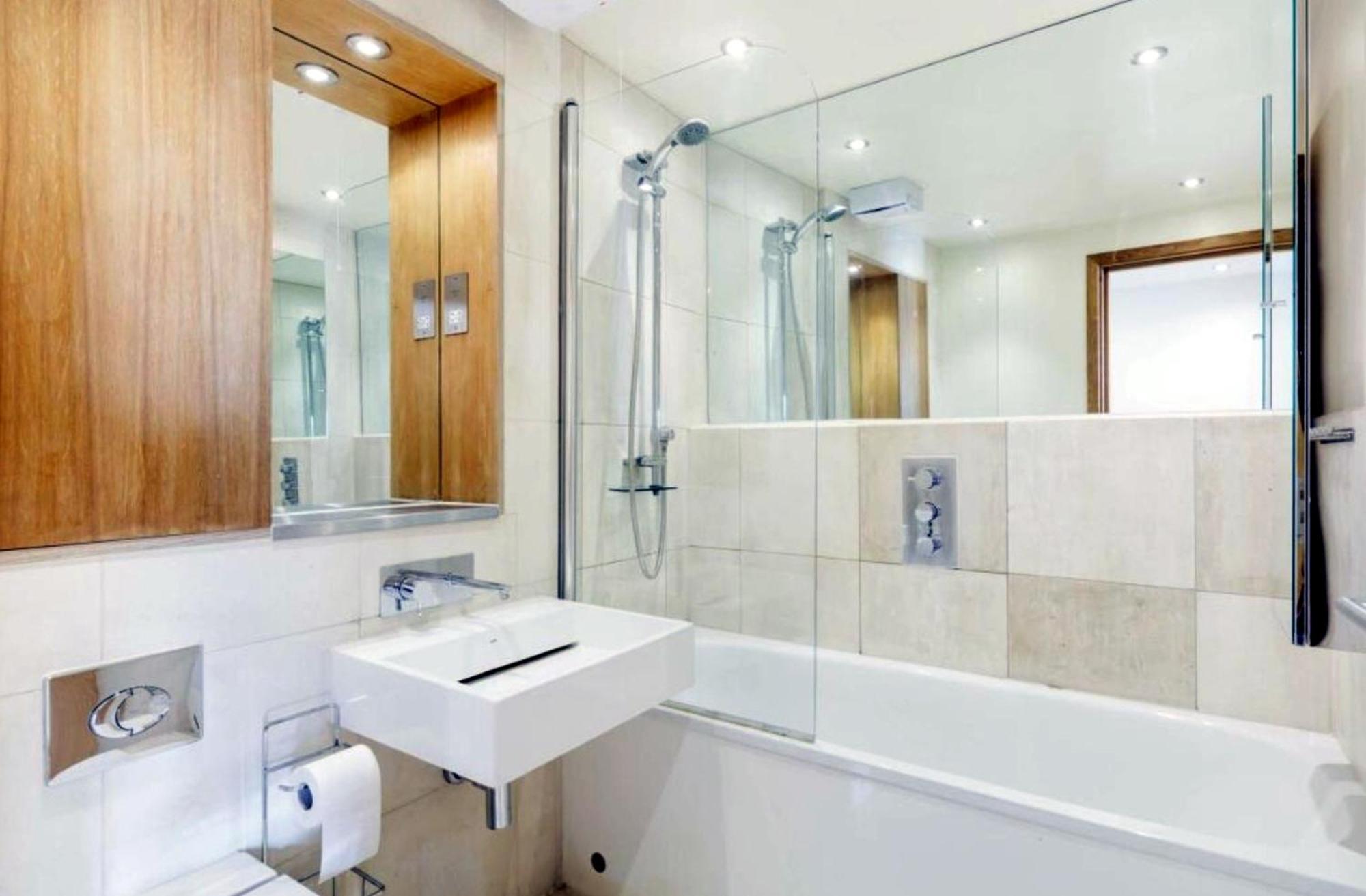 Spectacular 4 Bedroom Apartment *